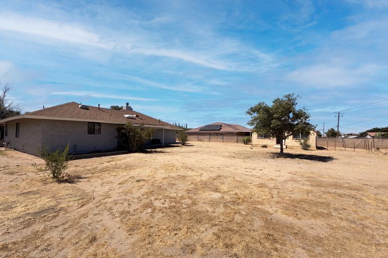 Photo 22 of 25 of 13191 El Rio Rd, Victorville, CA