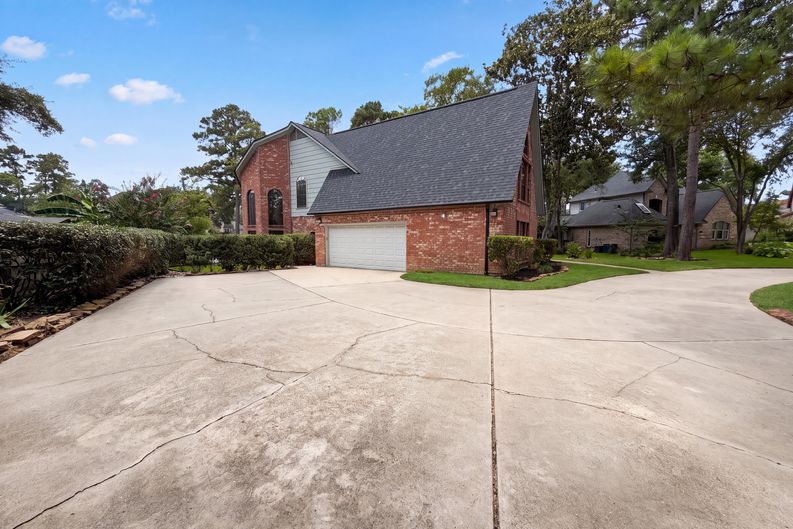 Photo 21 of 27 of 6127 Willowcrest Ct, Spring, TX