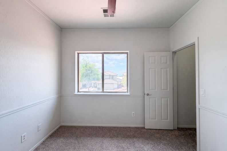 Photo 12 of 31 of 5641 S 10th Dr, Phoenix, AZ