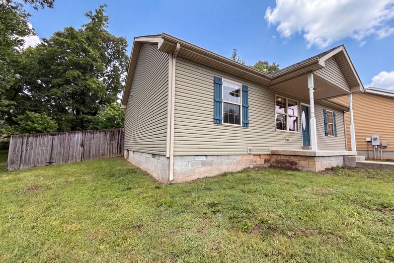 Photo 18 of 19 of 741 Inver Ln, Clarksville, TN