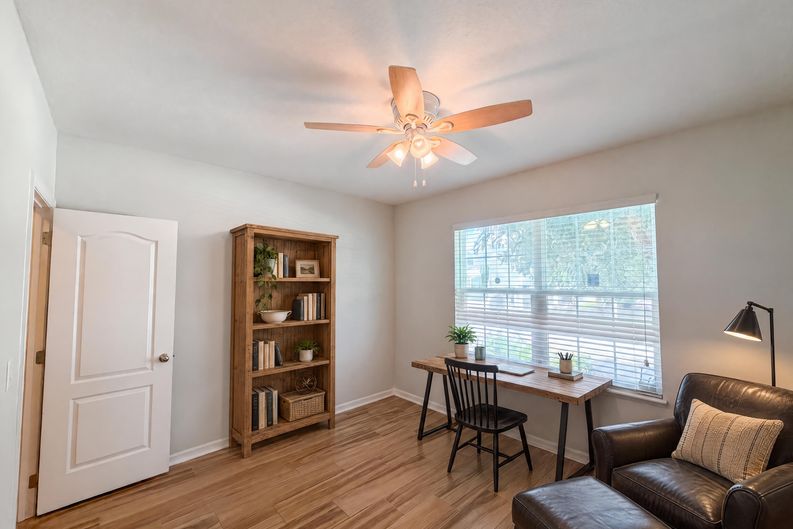 Photo 14 of 24 of 1048 Bethpage Rd, Auburndale, FL