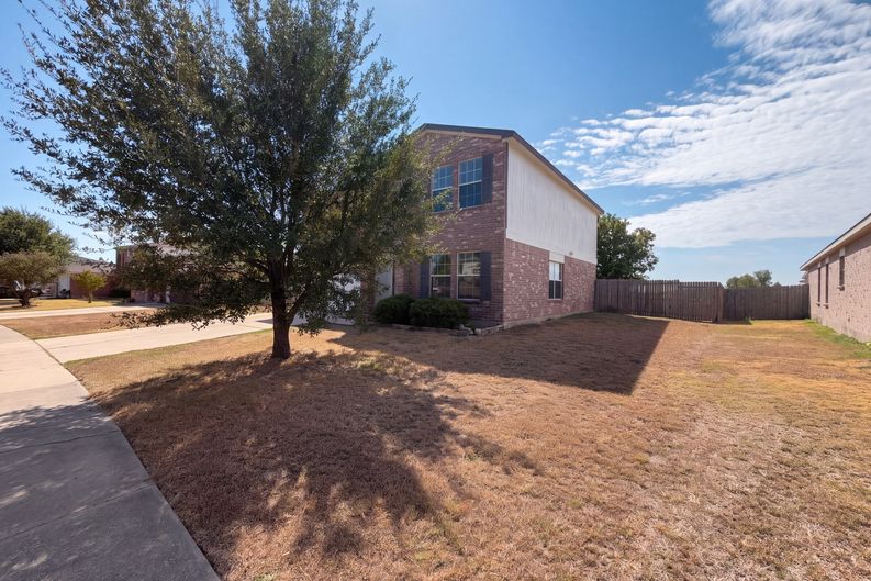 Photo 6 of 31 of 2408 Mikulec Dr, Killeen, TX