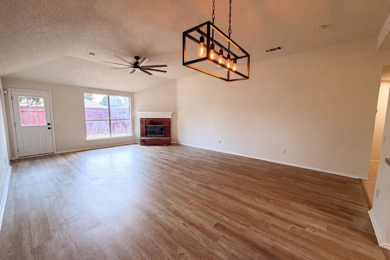 Photo 5 of 16 of 405 Kathy Ln, Wylie, TX