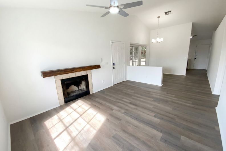 Photo 3 of 21 of 10101 N 91st Ave, Peoria, AZ