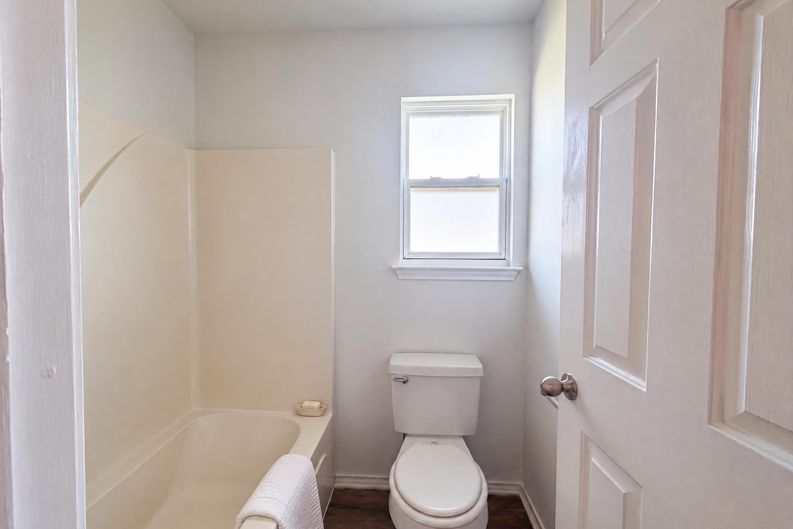 Photo 14 of 19 of 7712 Redbrush, Temple, TX