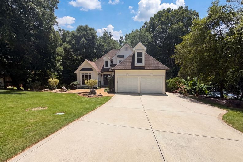 Photo 30 of 34 of 2299 Camden Dr SW, Marietta, GA