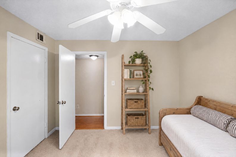 Photo 20 of 30 of 5145 Roswell Rd, Sandy Springs, GA