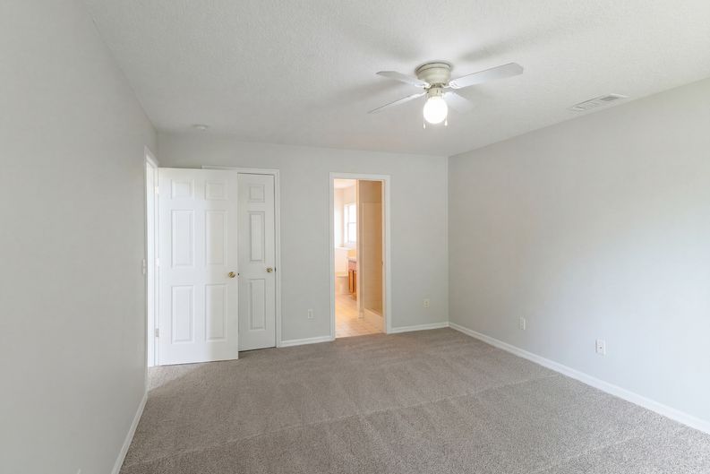 Photo 4 of 24 of 1021 Dekleva Dr, Apopka, FL