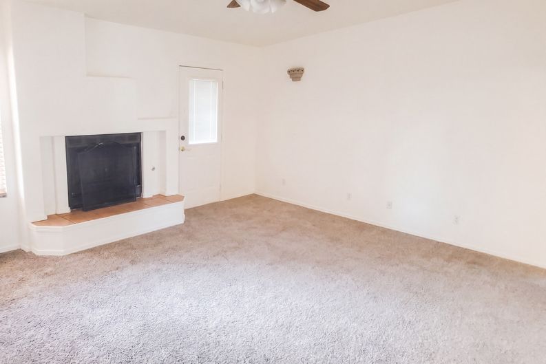 Photo 3 of 28 of 1039 Aguilera Ct, Las Cruces, NM