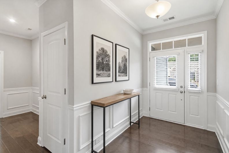 Photo 6 of 33 of 210 Balsam Dr, Dallas, GA
