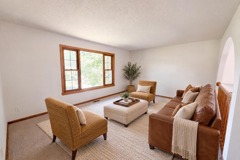 Photo 11 of 29 of 7537 Fairfield Rd, Brooklyn Park, MN