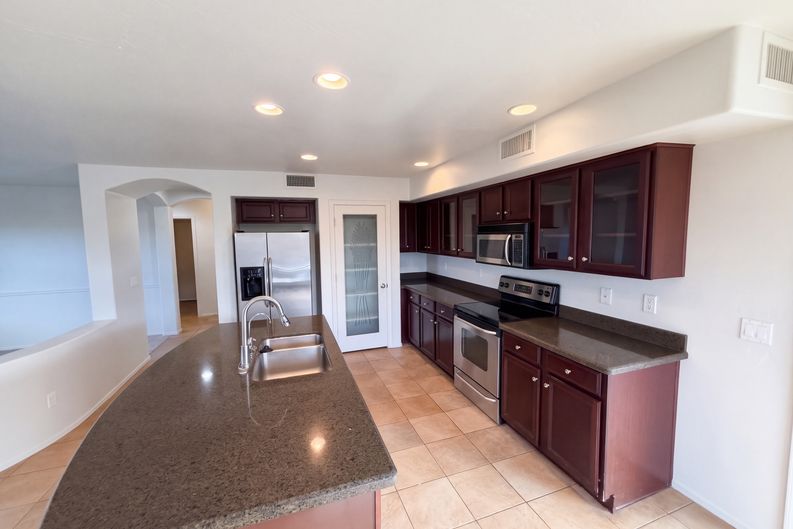 Photo 14 of 51 of 25583 W Pioneer St, Buckeye, AZ