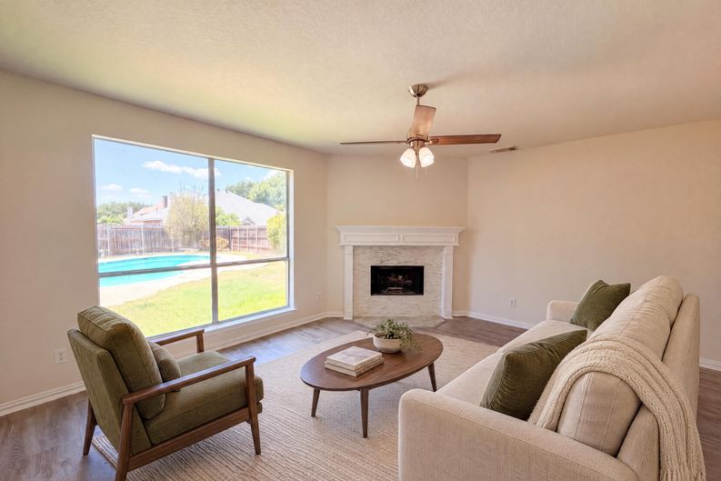 Photo 8 of 22 of 3106 Westshore Dr, Rowlett, TX