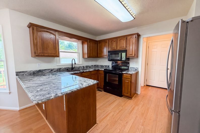 Photo 17 of 23 of 953 Pleasant Run Rd, Smyrna, TN