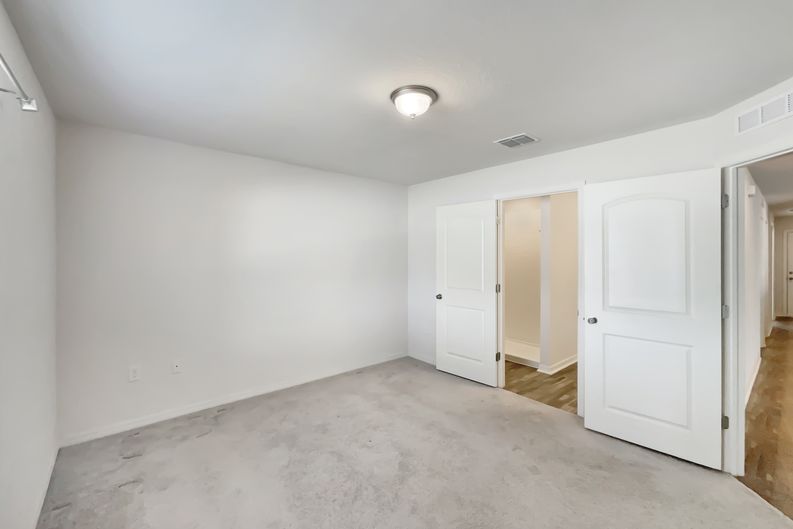 Photo 7 of 19 of 305 Camellia Ct, Kissimmee, FL
