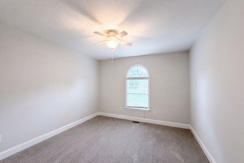 Photo 8 of 21 of 106 Millbranch Ln, Statesville, NC
