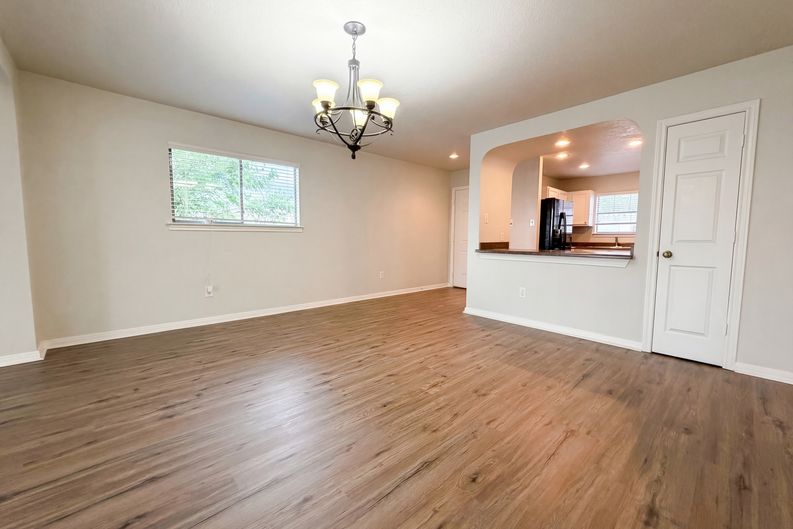 Photo 9 of 17 of 5708 Maxfli Dr, Schertz, TX