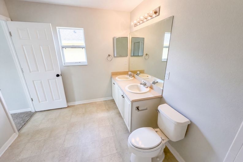 Photo 24 of 40 of 17534 Balmaha Dr, Land O Lakes, FL