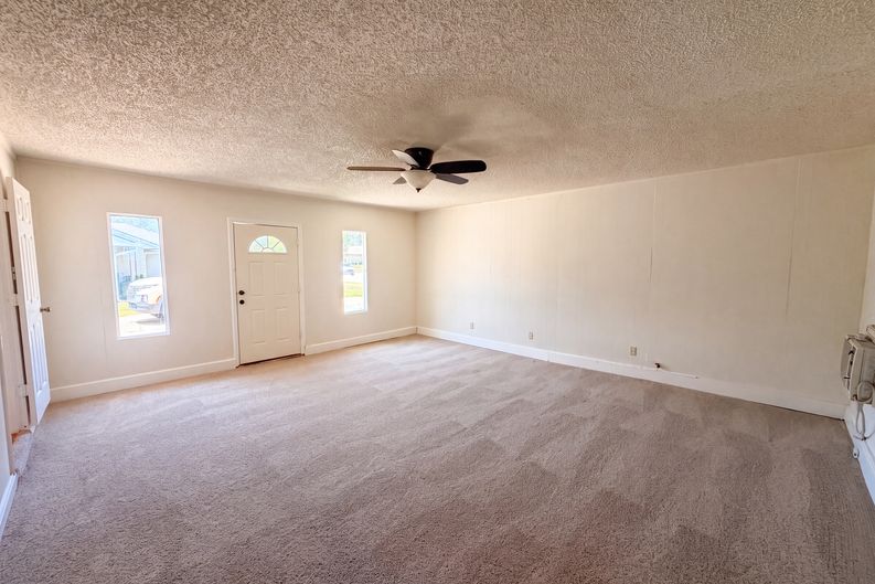 Photo 6 of 18 of 414 Meadowhill Dr, Garland, TX