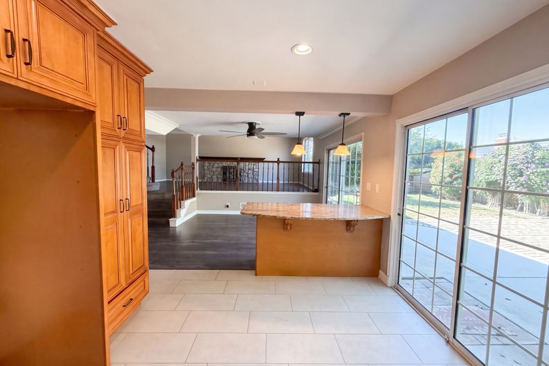 Photo 6 of 21 of 4665 Guava Ave, Seal Beach, CA