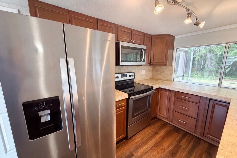 Photo 11 of 28 of 3400 Bainbridge Dr, Holiday, FL