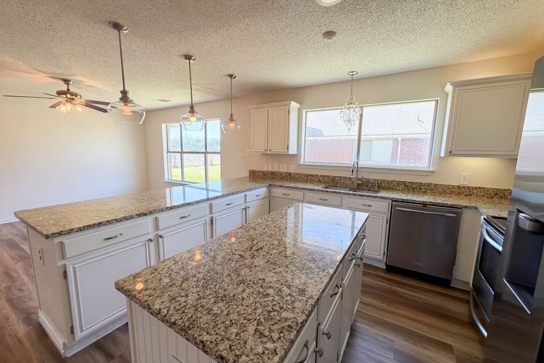 Photo 12 of 30 of 1711 Kennedy Dr, Wylie, TX