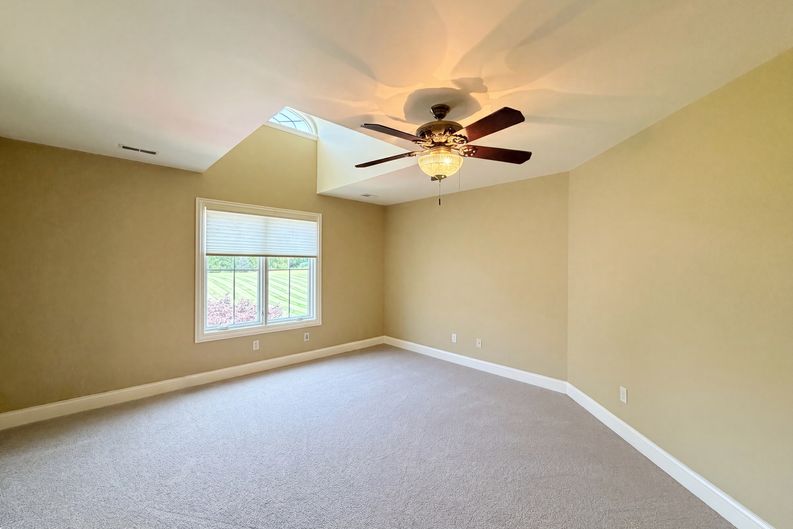 Photo 17 of 38 of 7087 Bridgetown Rd, Cincinnati, OH