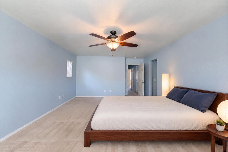 Photo 4 of 24 of 29206 Rio Lobo Way, Valencia, CA
