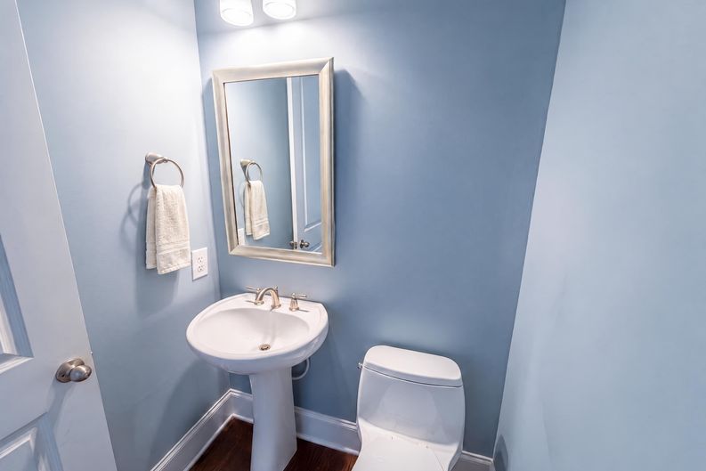 Photo 33 of 37 of 205 N Centurion Ln, Mount Holly, NC