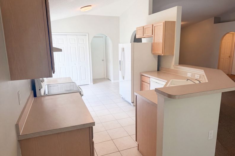 Photo 16 of 28 of 262 SW Panther Trce, Port Saint Lucie, FL