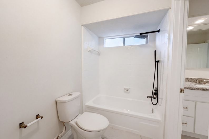 Photo 21 of 27 of 6902 Fawncliff Dr, Houston, TX