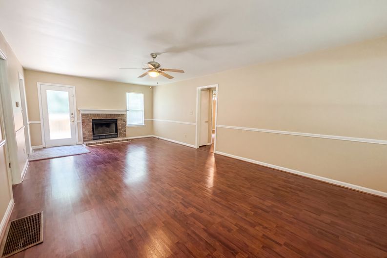 Photo 3 of 21 of 2813 Wood Dr NE, Center Point, AL