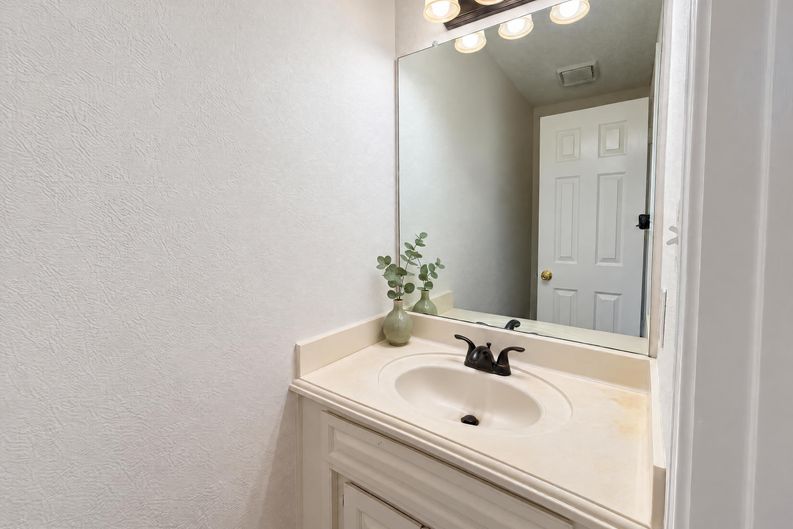 Photo 16 of 21 of 1423 New Haven Dr, Mansfield, TX