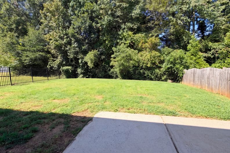 Photo 21 of 24 of 3807 Ernie Dr, Charlotte, NC