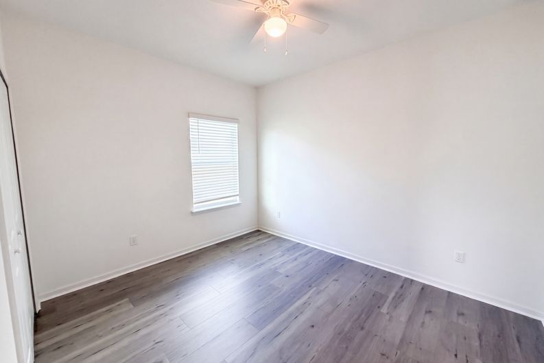 Photo 9 of 22 of 7233 Calamint Ave, Jacksonville, FL