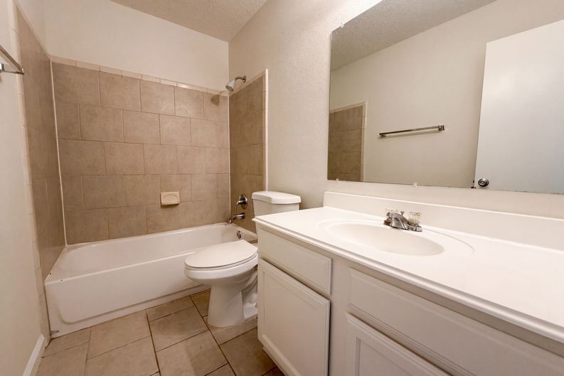 Photo 10 of 19 of 21403 Park Bishop Dr, Katy, TX