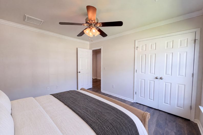 Photo 11 of 17 of 211 Emerald Isle Dr, Moncks Corner, SC