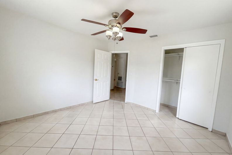 Photo 18 of 21 of 10001 SW 99th Ave, Miami, FL
