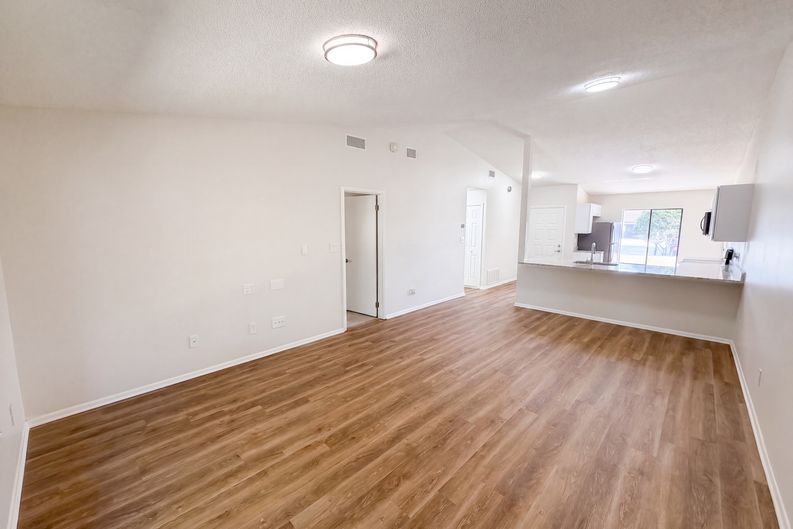 Photo 10 of 26 of 190 Pine Knoll Ct, Casselberry, FL