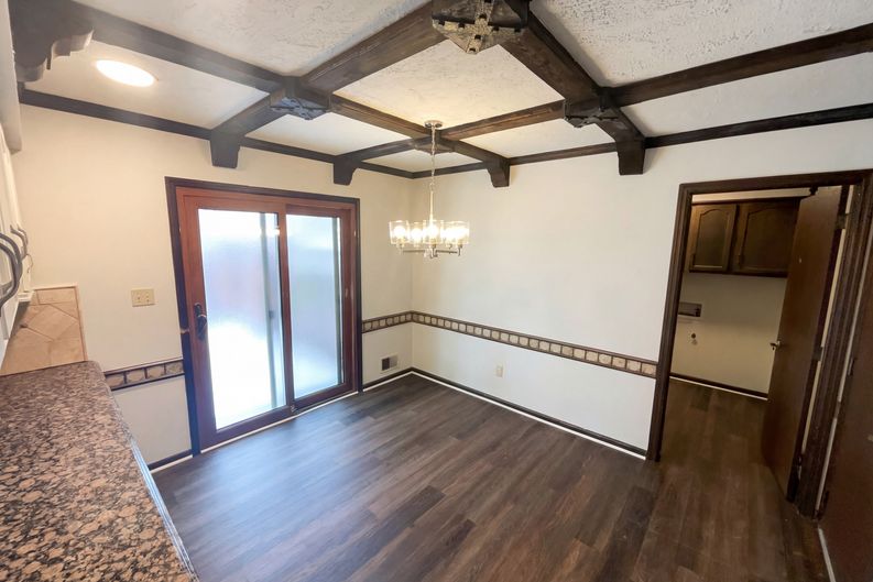 Photo 13 of 26 of 6811 Kingman Dr, Indianapolis, IN