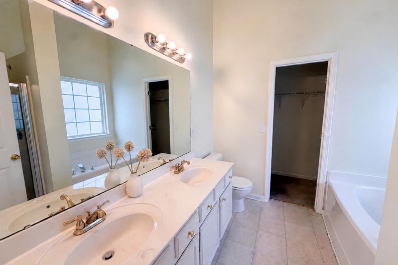 Photo 11 of 17 of 5512 Spindlewood Ct, Durham, NC