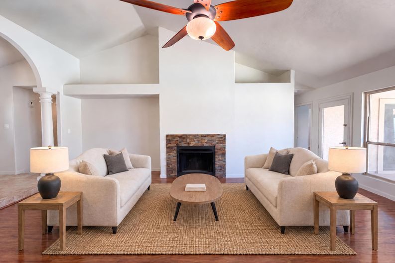 Photo 4 of 34 of 3906 E Amberwood Dr, Phoenix, AZ