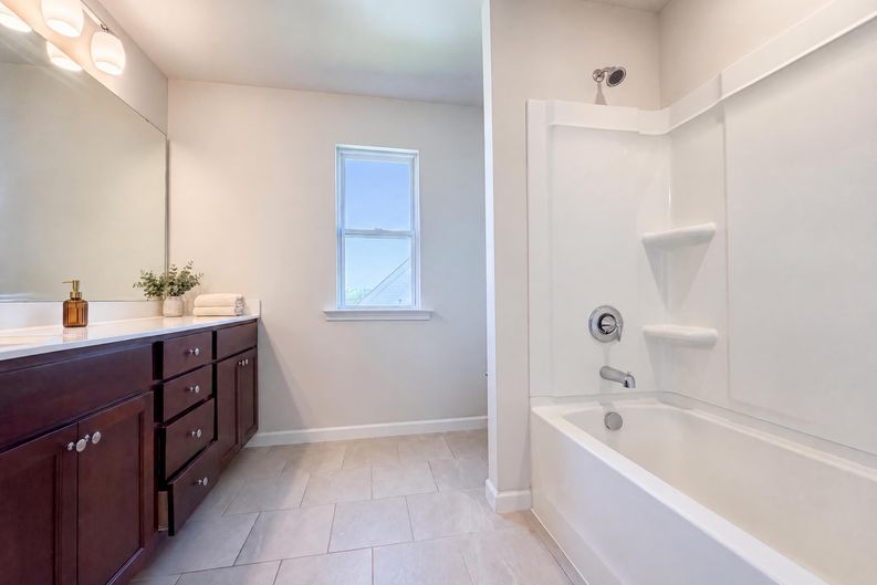 Photo 10 of 24 of 119 E Caxton Ct, Clayton, NC