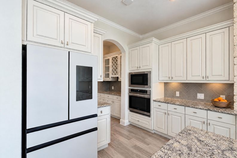 Photo 7 of 32 of 6503 Providence River Ln, Katy, TX
