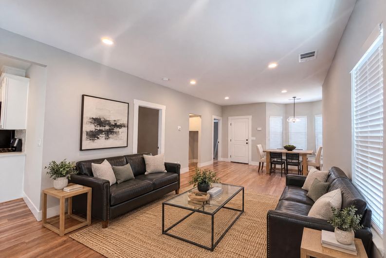 Photo 8 of 41 of 3210 San Jose Way, Sacramento, CA
