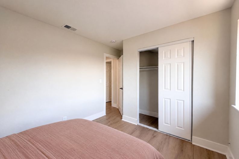 Photo 18 of 46 of 6005 La Castana Way, Sacramento, CA