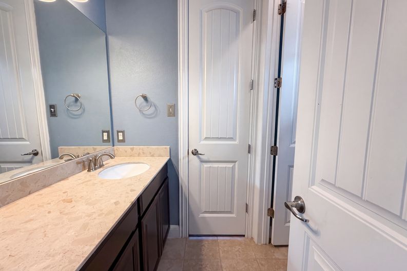 Photo 15 of 21 of 122 Bluehaw Dr, Georgetown, TX