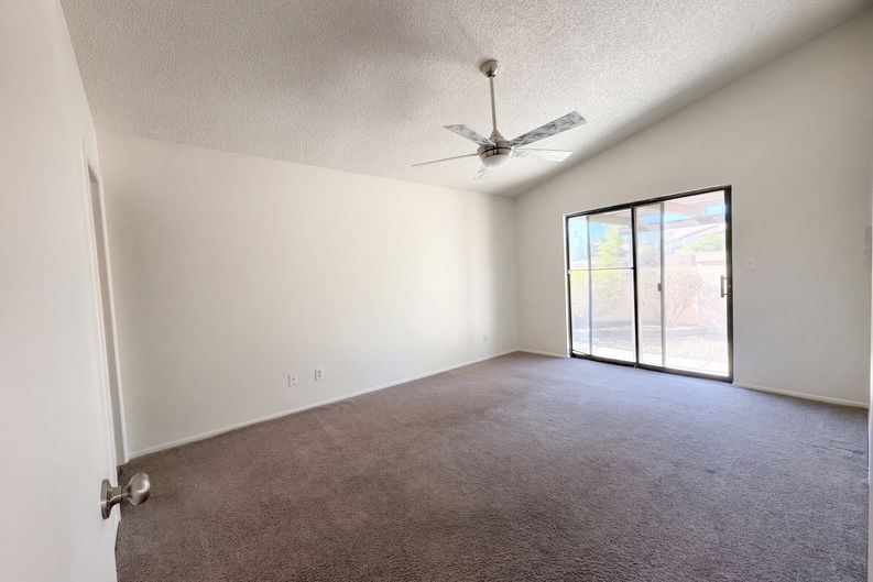 Photo 12 of 25 of 3924 Applecrest St, Las Vegas, NV