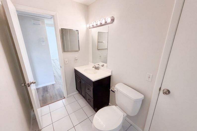 Photo 16 of 24 of 4511 Montclair Rd, Orlando, FL