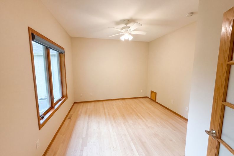 Photo 11 of 35 of 3264 Richmond Alcove, Woodbury, MN